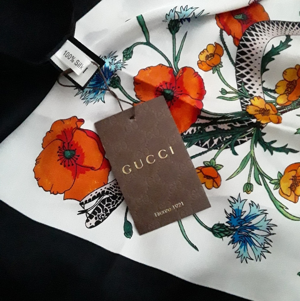 Gucci silk scarf - Picture 2 of 4
